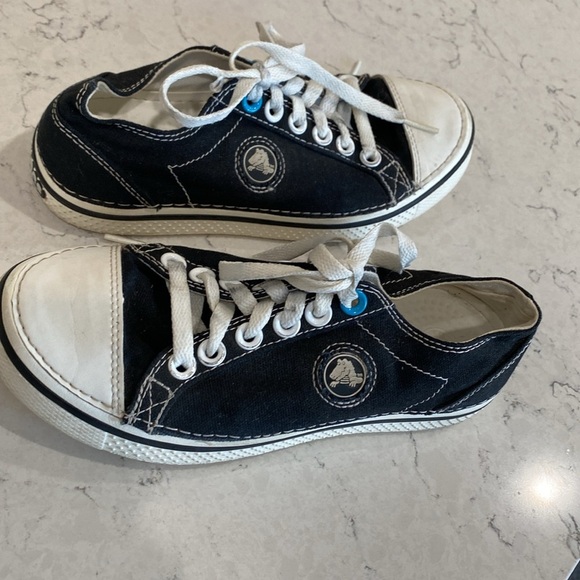 Crocs black and white shoes - Picture 9 of 10